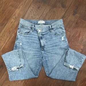 Abercrombie and Fitch women’s distressed Jeans size 30/10s